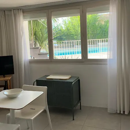 Appartement Grand Vue Sur La Piscine